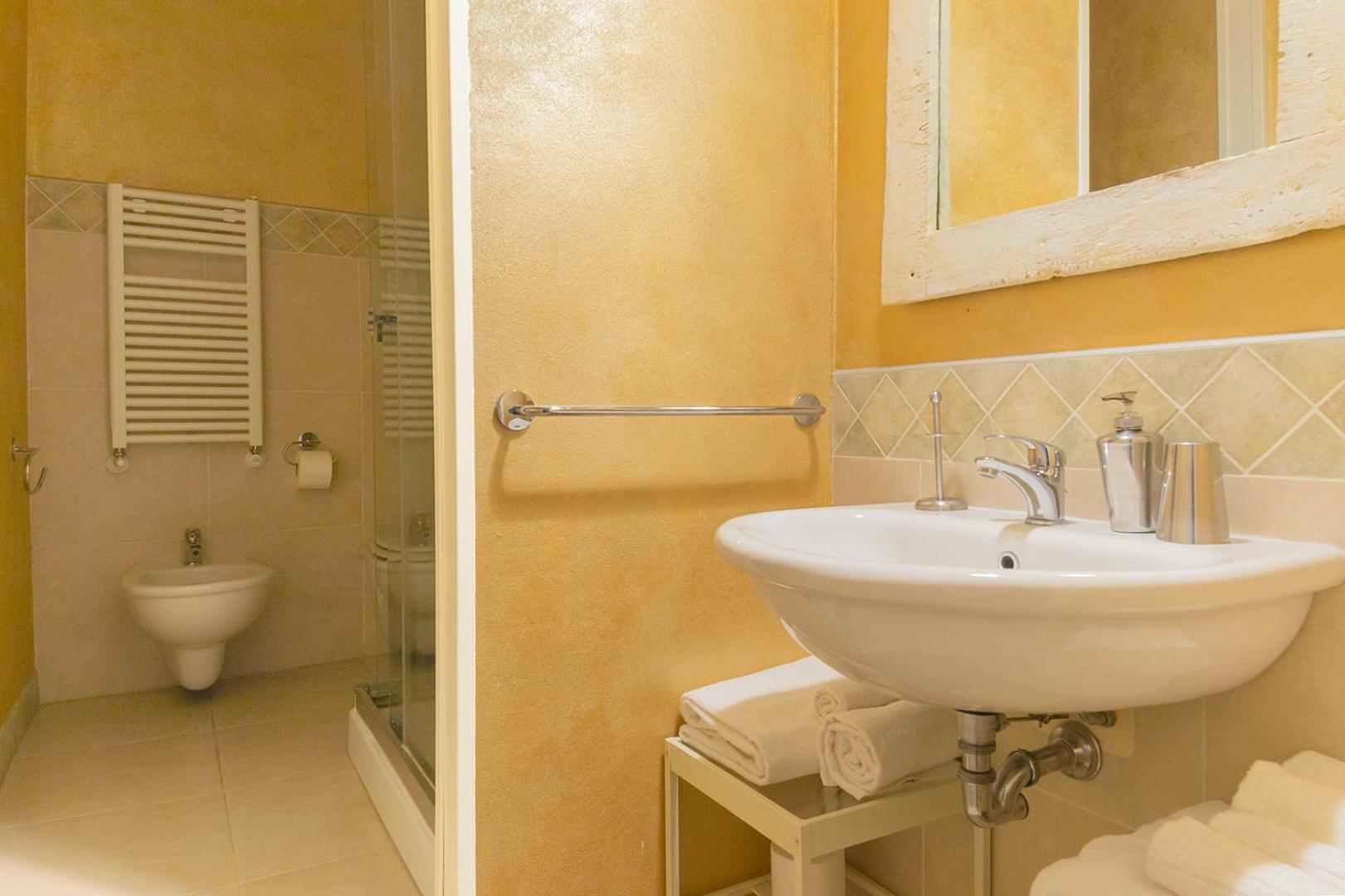 Casacenti Bed & Breakfast *